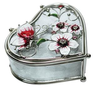 Шкатулка в форме сердца Шкатулка в форме сердца